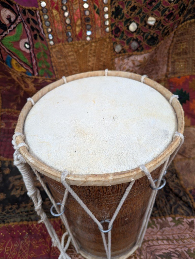 Handcrafted drum from India: Authentic sound and tradition
