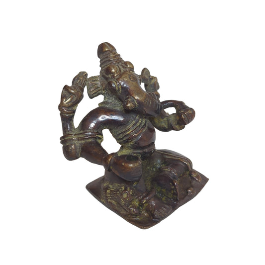 Ganesha Statue aus Messing: Handgeschmiedet und patiniert im traditionellen Gussverfahren – Ansicht 2 | orientcrafts
