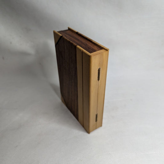 Backgammon board game made of sheesham wood: Handcrafted classic including accessories