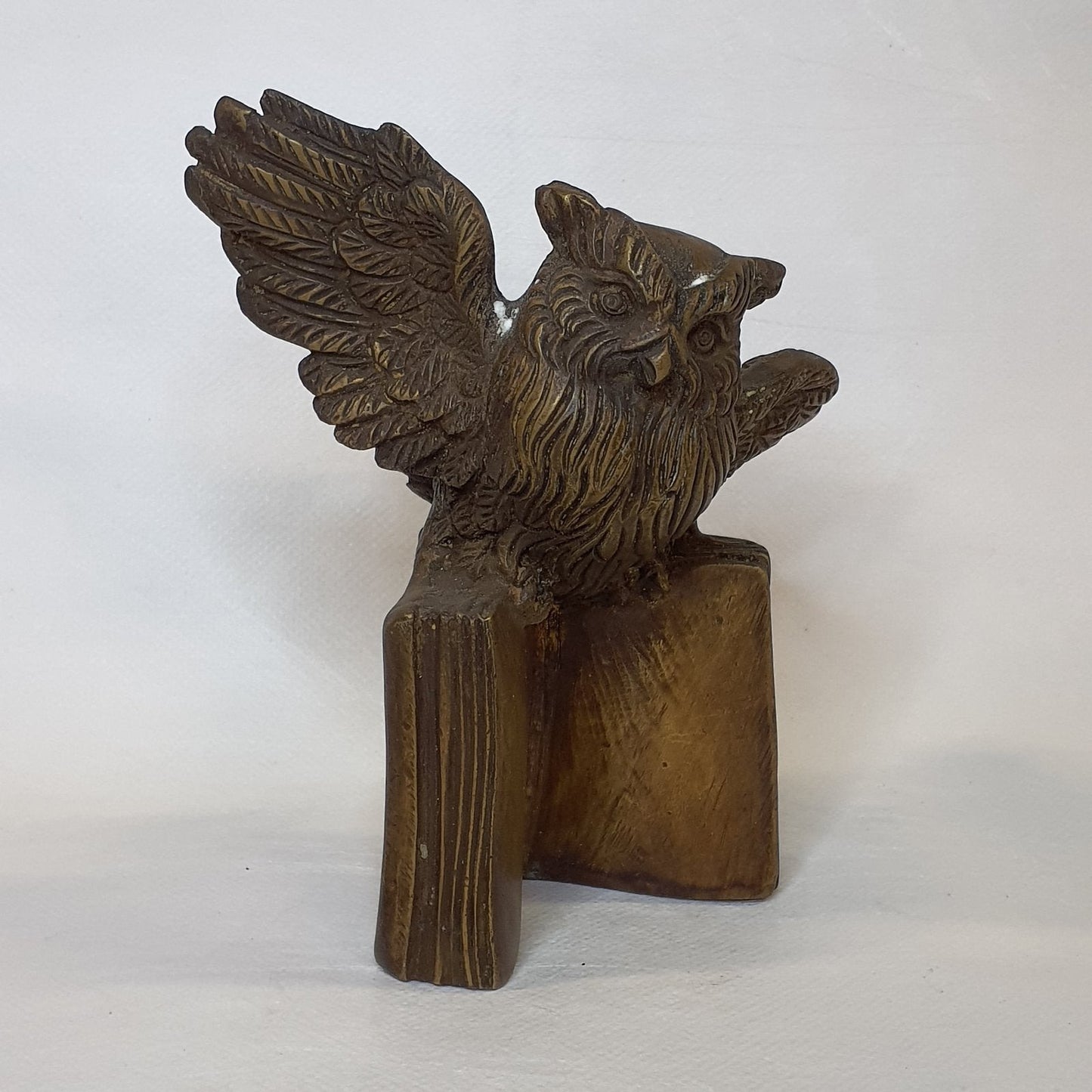 Owl on a book: Brass statue, hand-forged – symbol of knowledge and wisdom