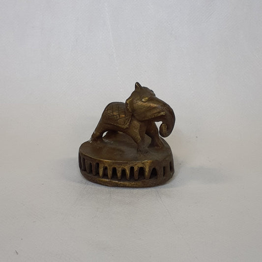 Ganesha statue made of brass: Hand-forged and patinated using the traditional casting method 