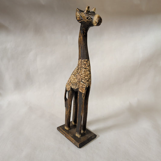 Holz-Giraffe mit Muscheln (38 cm) – Handgeschnitzte Afrika-Deko & Unikat