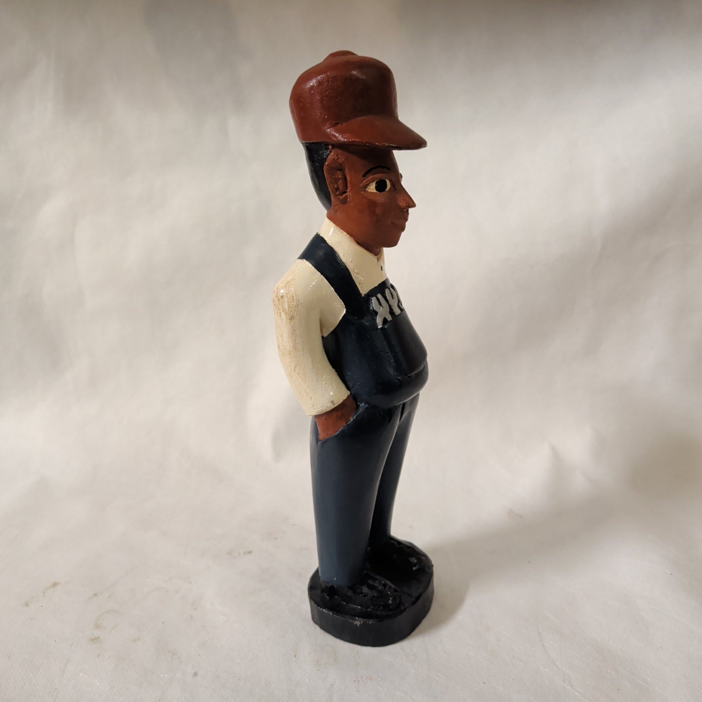 Vintage Kolonial-Figur Mann (31,5 cm) – Handgeschnitzte & Bemalte Afrika-Holzstatue