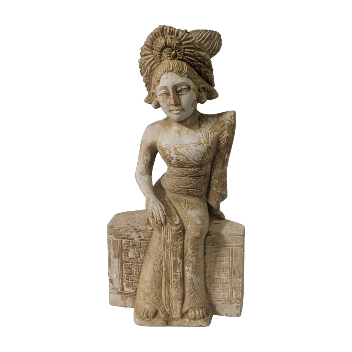 Figur Balinesin aus Stein – sitzend mit Kopfschmuck | orientcrafts