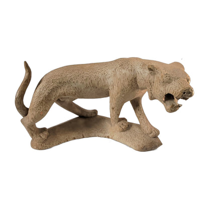 Raubkatze aus Holz – geschnitzt auf Sockel, ca. 25 cm | orientcrafts