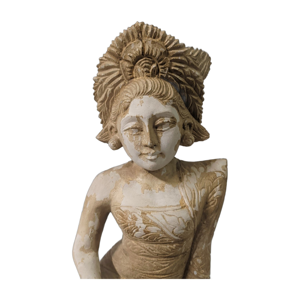 Figur Balinesin aus Stein – sitzend mit Kopfschmuck – Ansicht 2 | orientcrafts