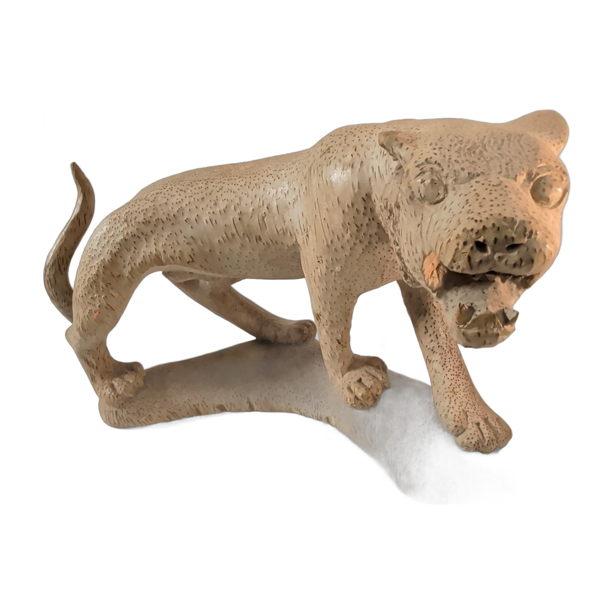 Raubkatze aus Holz – geschnitzt auf Sockel, ca. 25 cm – Ansicht 2 | orientcrafts