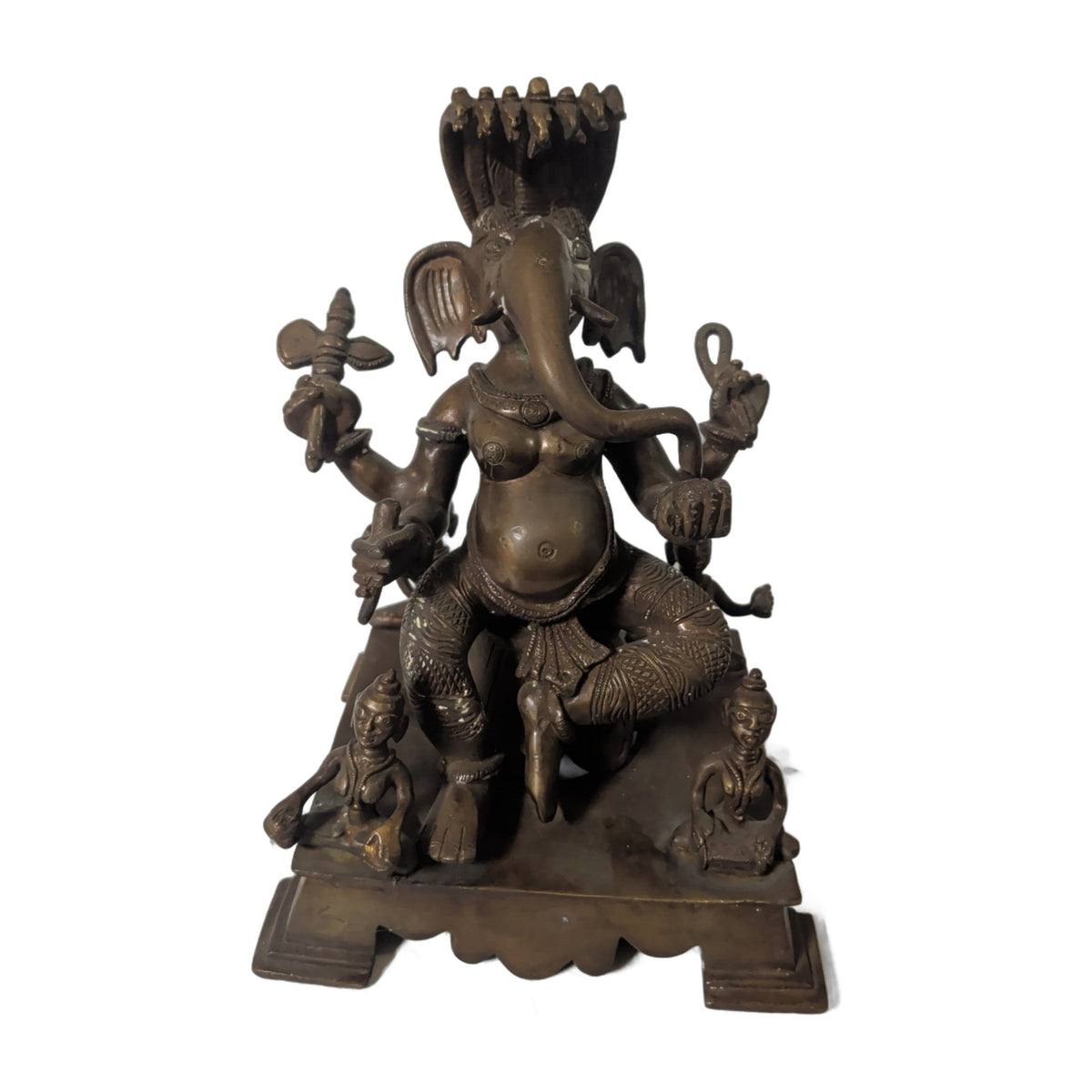 Ganesha sitzend aus Bronze – Schlangenhaube, Sockel – Ansicht 3 | orientcrafts