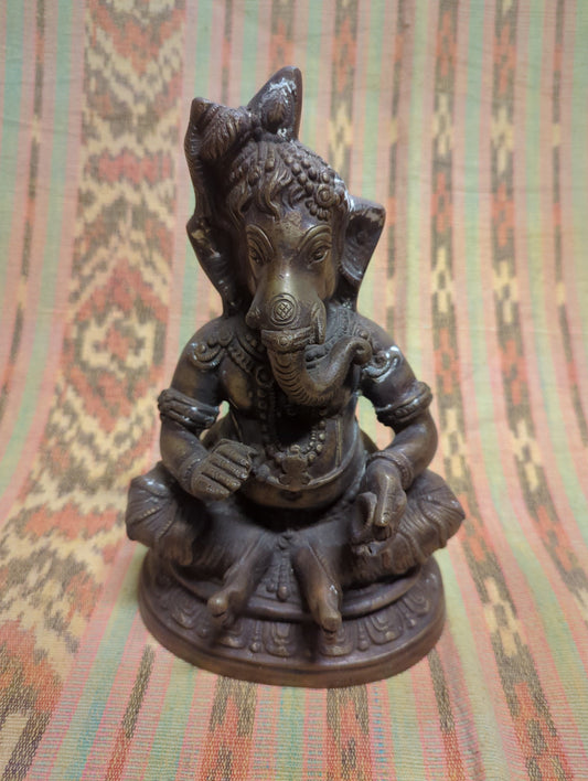 Bronze statue of Ganesha: God of success, wisdom, and new beginnings