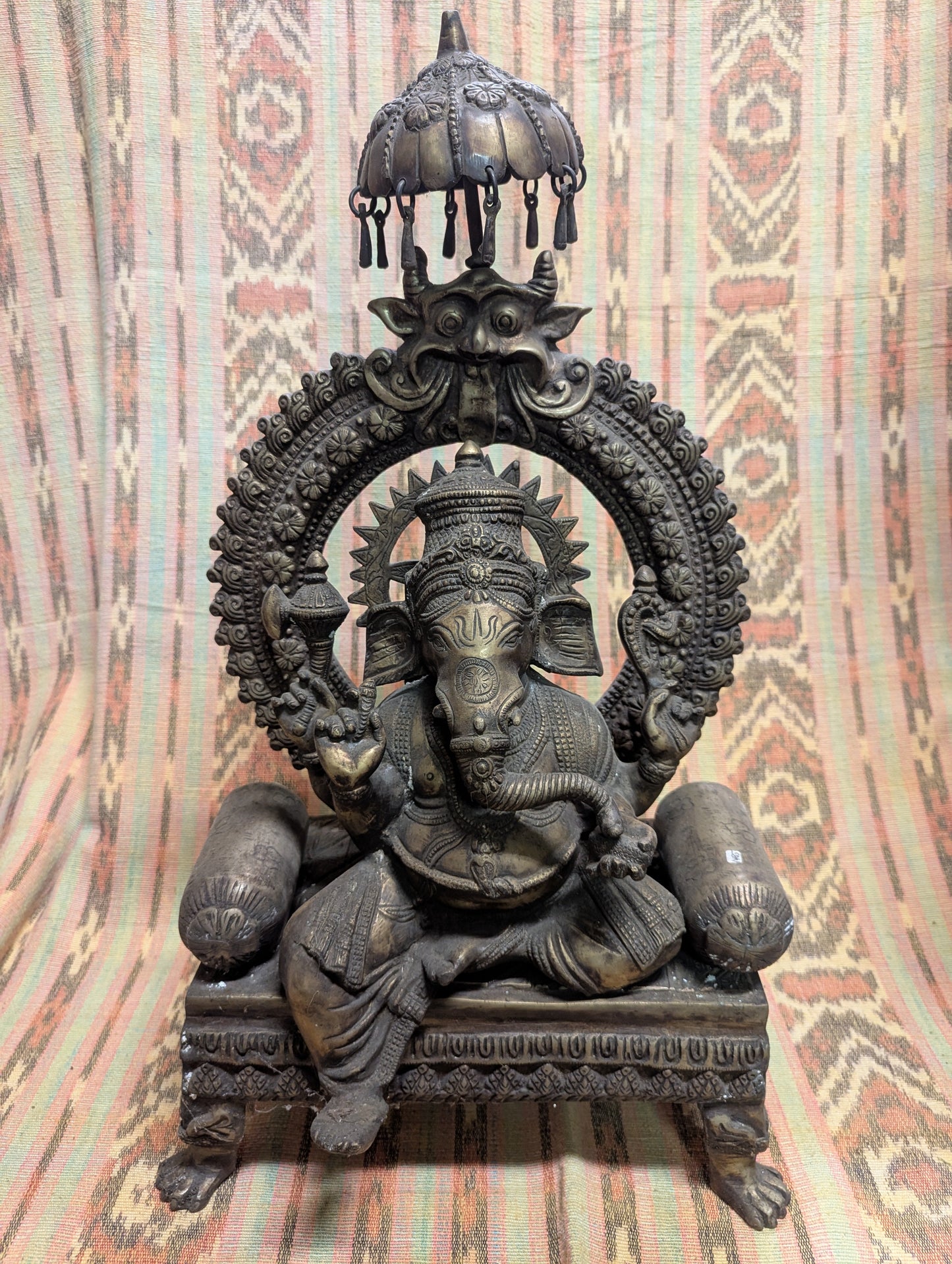 Bronze statue of Ganesha: Seated god of wisdom, representing happiness and new beginnings