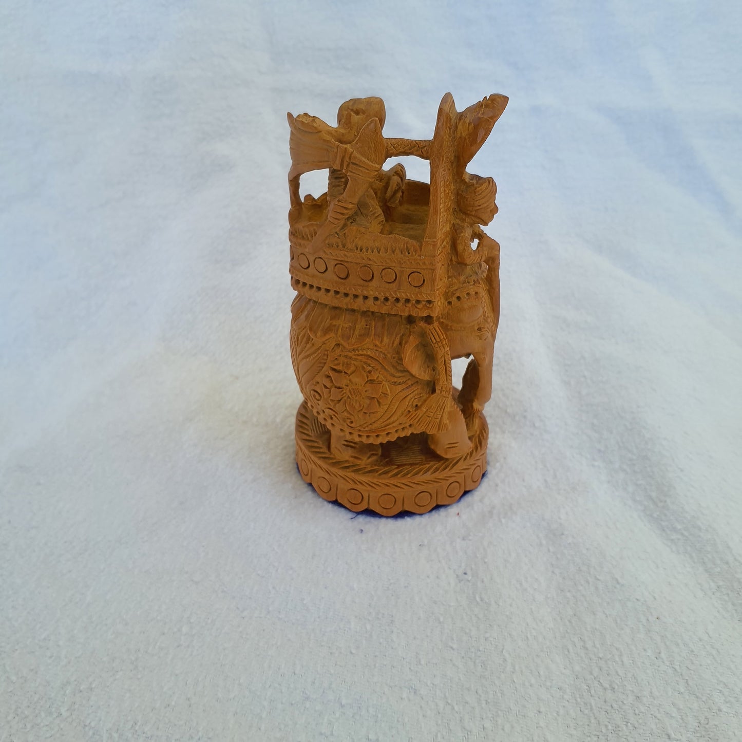 Elephant with rider made of sandalwood: Royal splendor and finest craftsmanship
