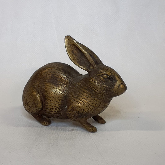 Brass rabbit statue: Hand-forged and patinated using traditional casting methods