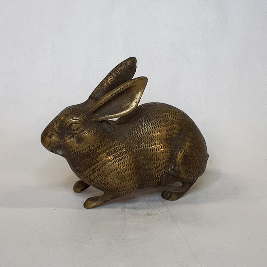 Brass rabbit statue: Hand-forged and patinated using traditional casting methods