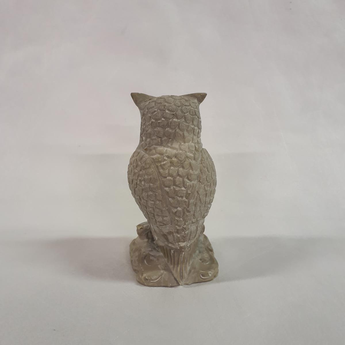 Owl statue made of soapstone: Hand-carved symbol of wisdom