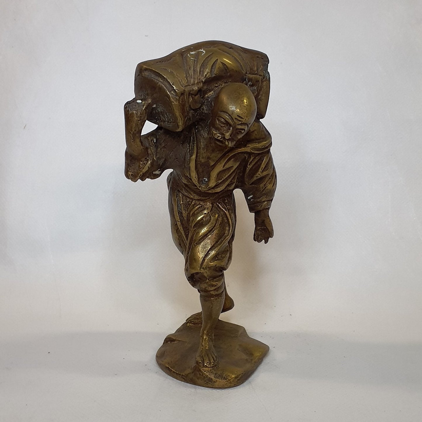 Hafenarbeiter-Figur aus Messing: Handgeschmiedet und patiniert im traditionellen Gussverfahren