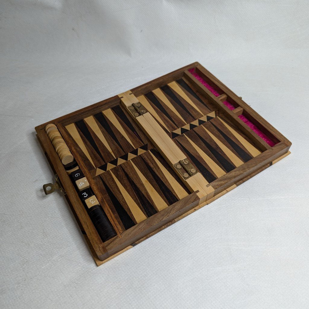 Backgammon board game made of sheesham wood: Handcrafted classic including accessories