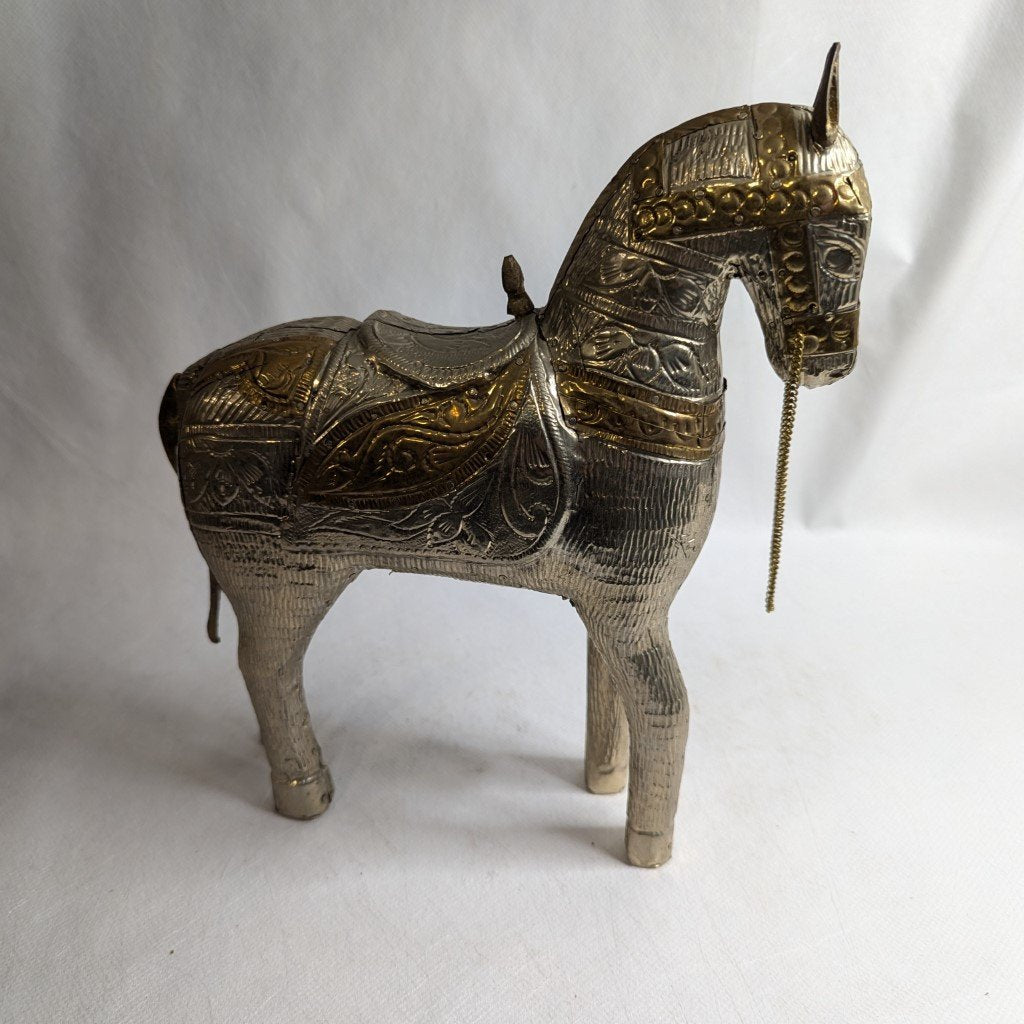 Wooden horse, hand-carved in India – with metal fittings, 25 cm