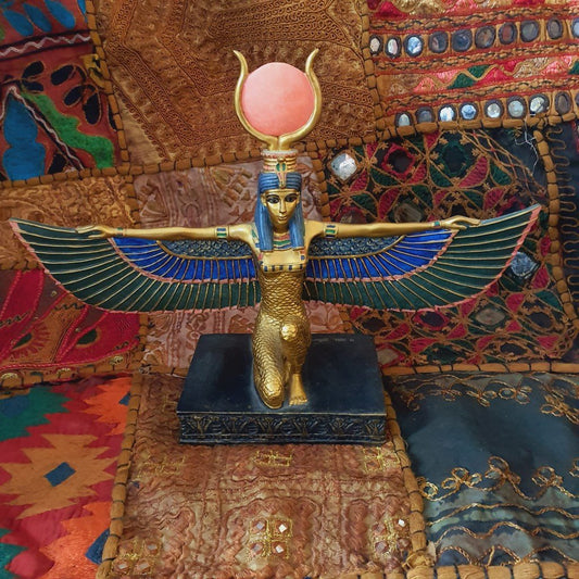 Goddess Isis Statue: Exquisite masterpiece of Egyptian mythology