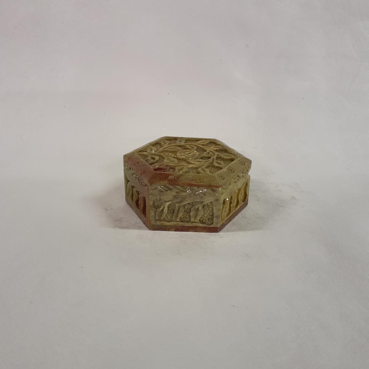 Soapstone Jewelry Box with Flowers – Hand-carved stone box 8x8 cm