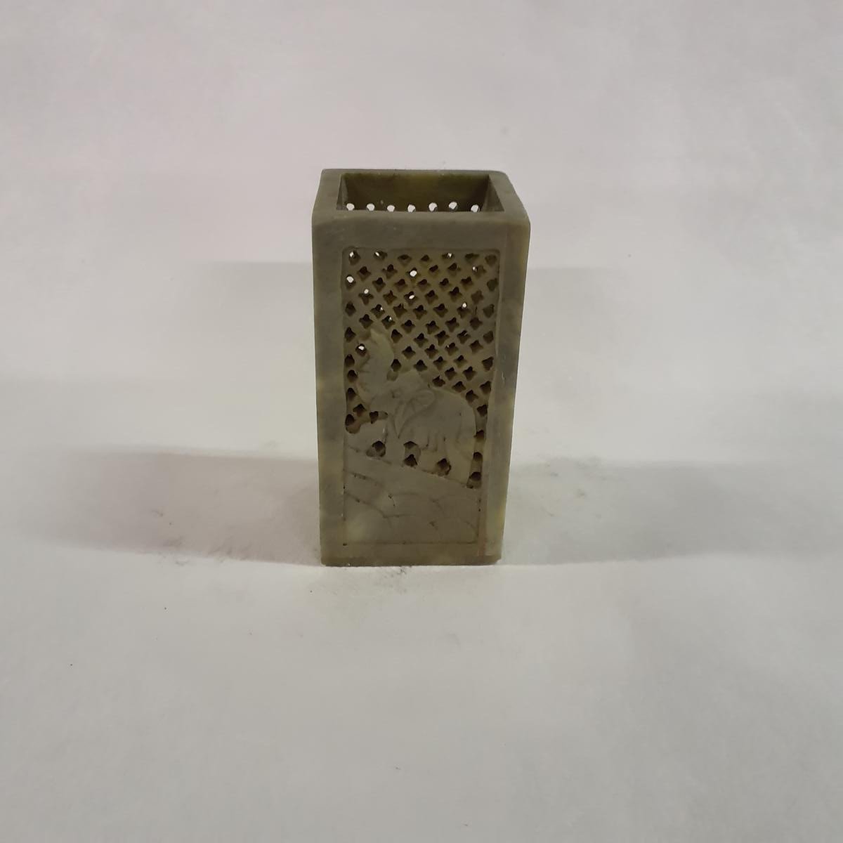 Elephant pen holder, soapstone – hand-carved &amp; decorative, 10 cm