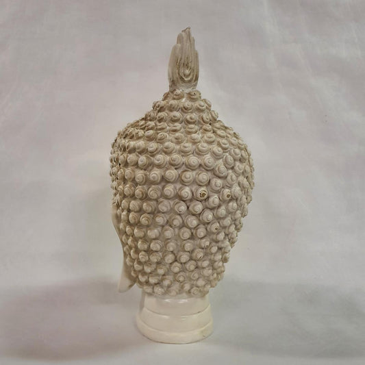 Resin Buddha head (second choice): A spiritual decorative element with individual charm.