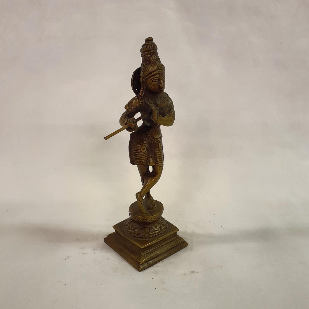 Large brass Krishna statue: Hand-forged and patinated using traditional casting methods