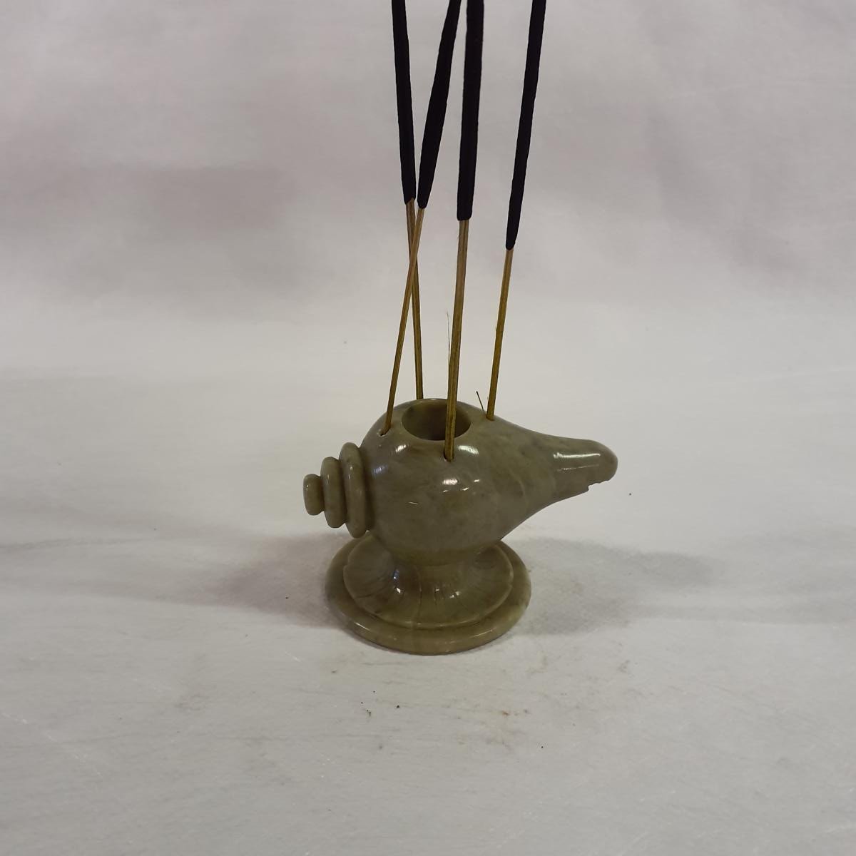 Incense stick holder, soapstone, India – Hand-carved, 6 cm
