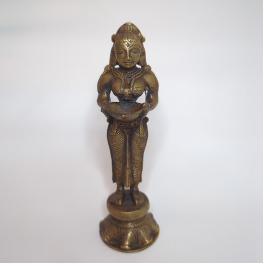 Deepa Lakshmi statue made of brass: Hand-forged and patinated using the traditional casting method