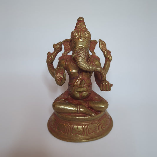 Ganesha statue made of brass: Hand-forged and patinated using the traditional casting method 