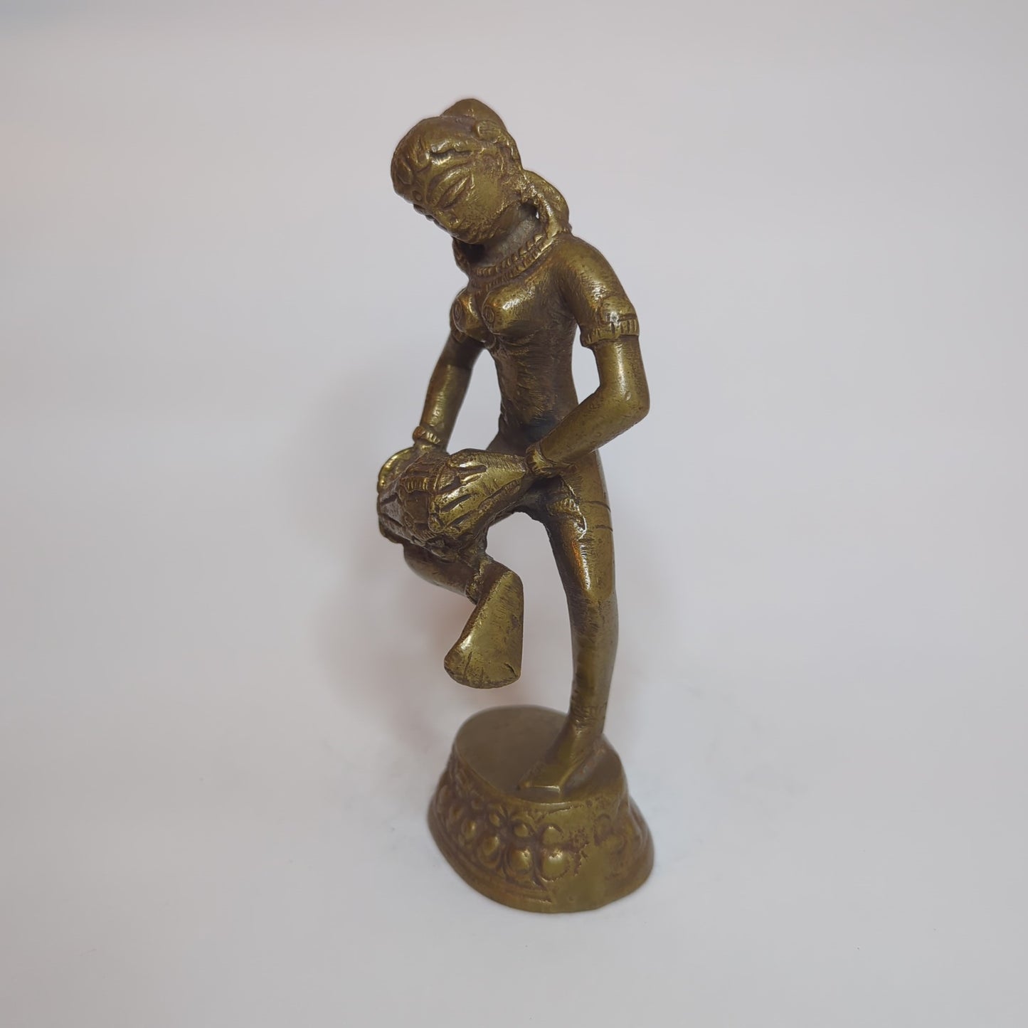 Temple dancer with drum, brass statue, India – Handcrafted &amp; Patinated