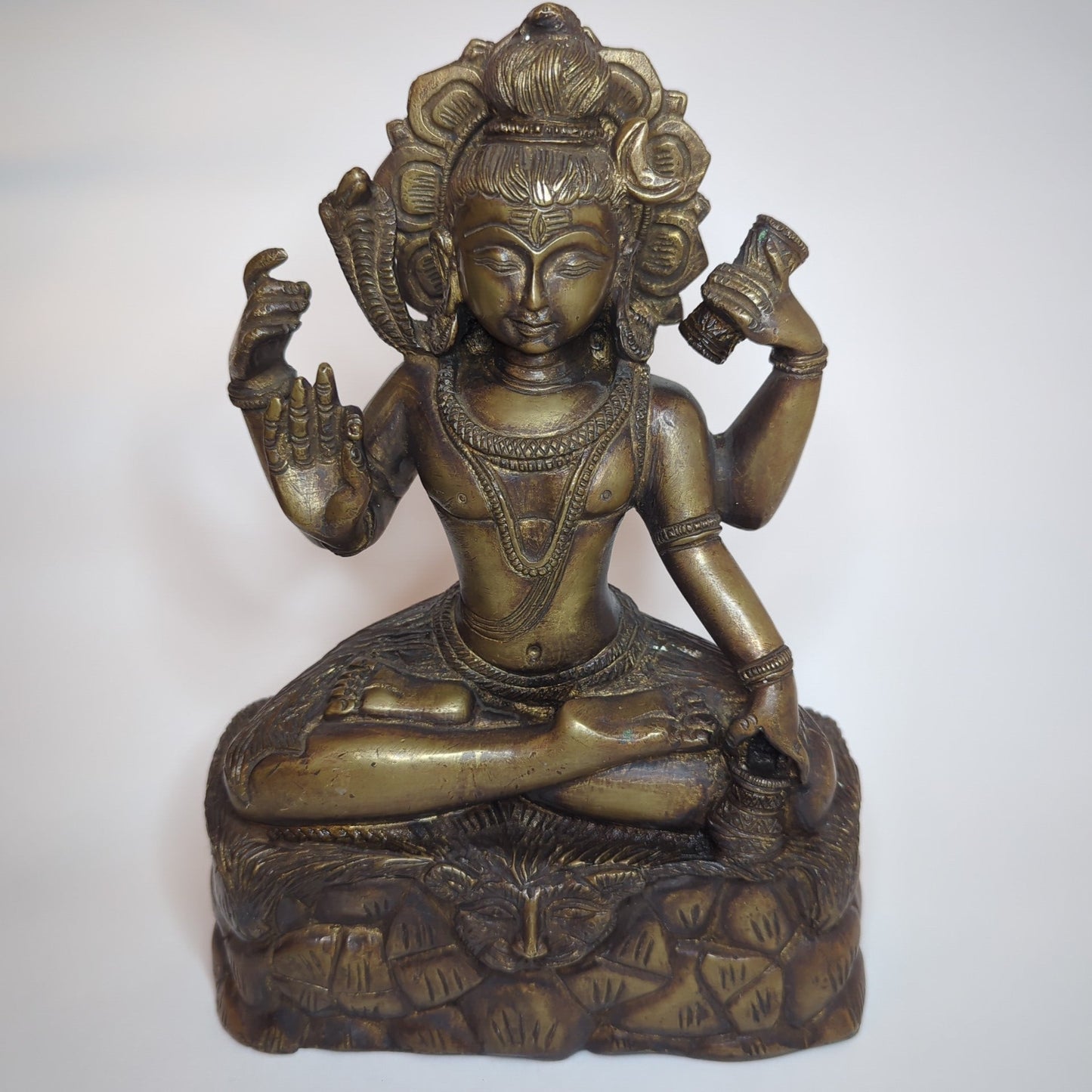 Shiva Statue Seated Brass – Handcrafted &amp; Patinated 24 cm