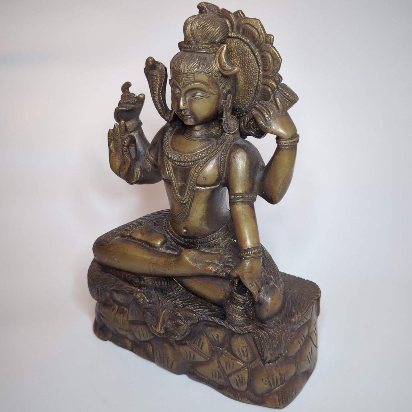 Shiva Statue Seated Brass – Handcrafted &amp; Patinated 24 cm