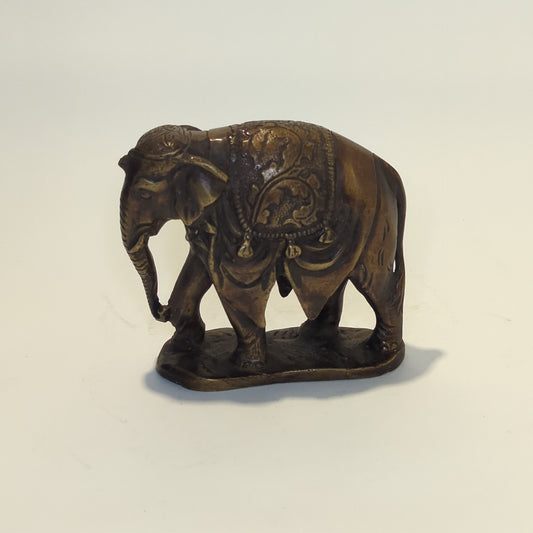 Elephant made of solid brass: Handcrafted symbol of wisdom and luck