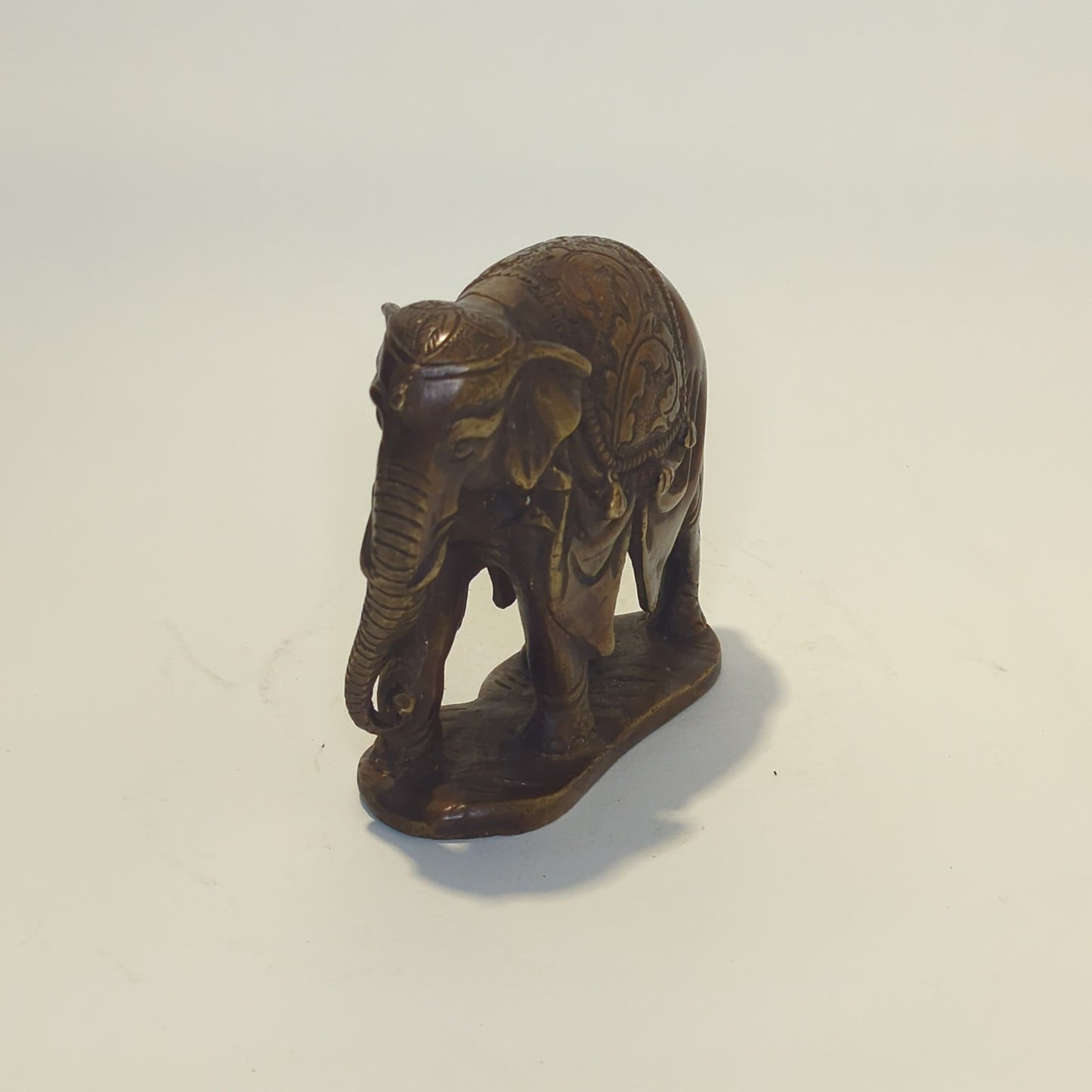 Elephant made of solid brass: Handcrafted symbol of wisdom and luck
