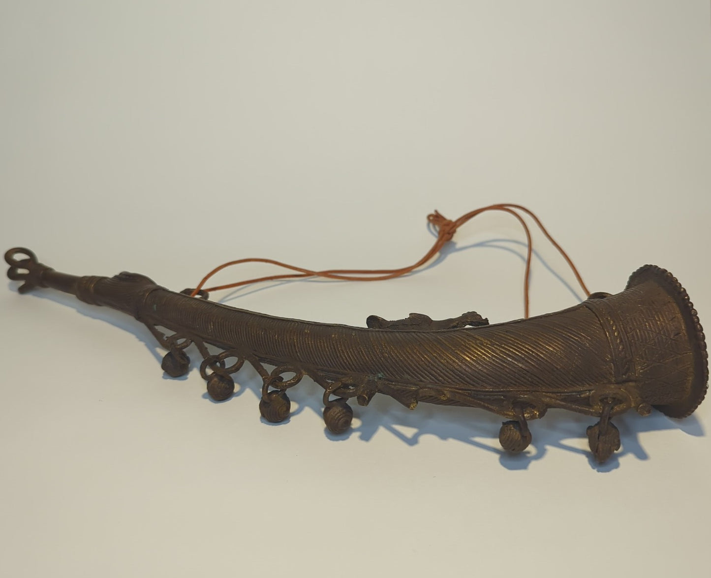 Brass hunting horn with peacock – Hand-forged in India