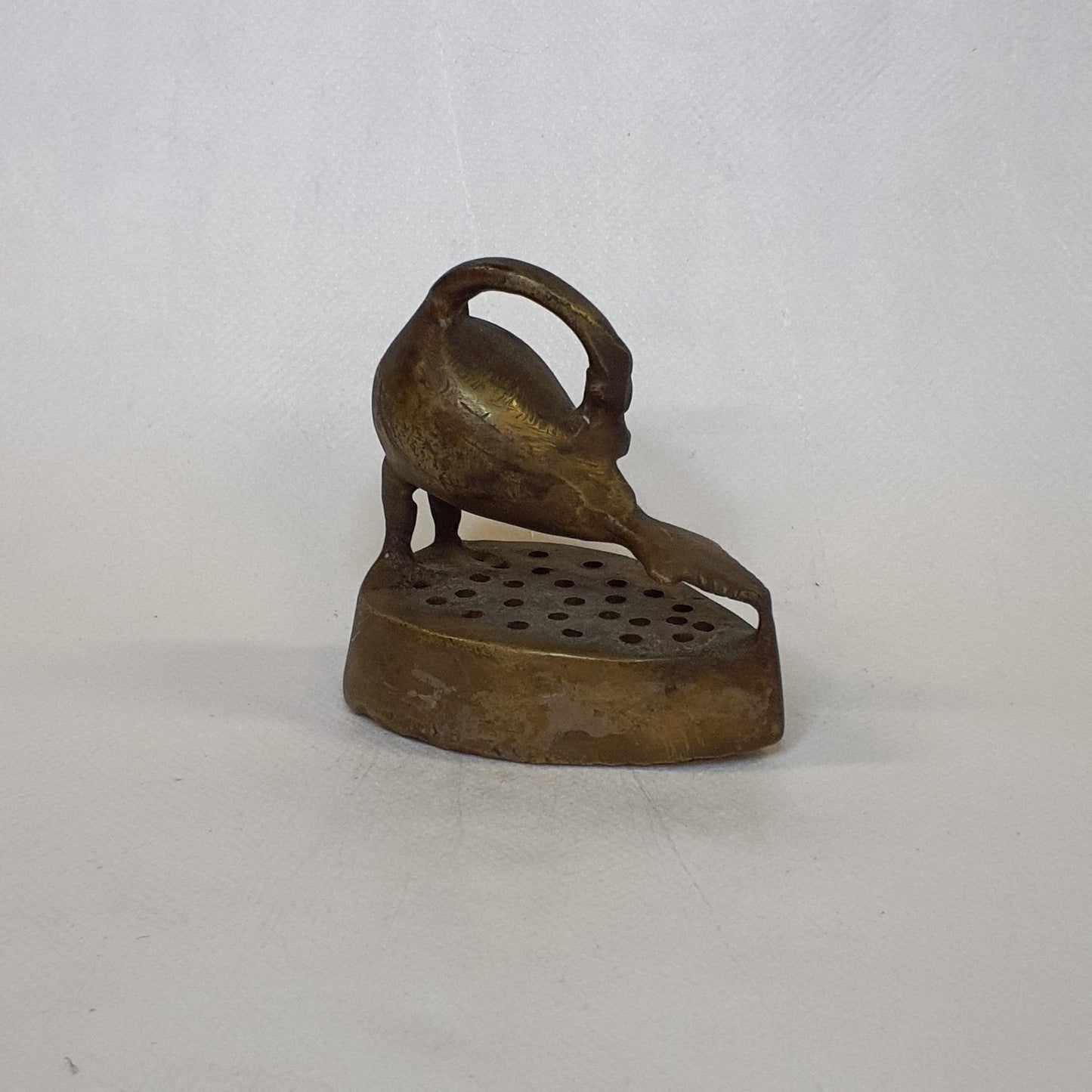 Miniature brass peacock – Patinated &amp; Handcrafted 6 cm 