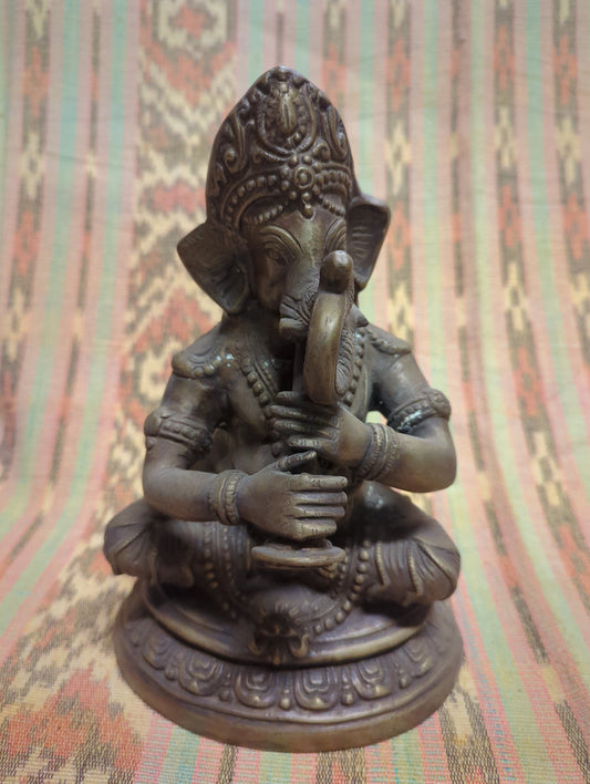 Bronze statue of Ganesha: God of success, wisdom, and new beginnings