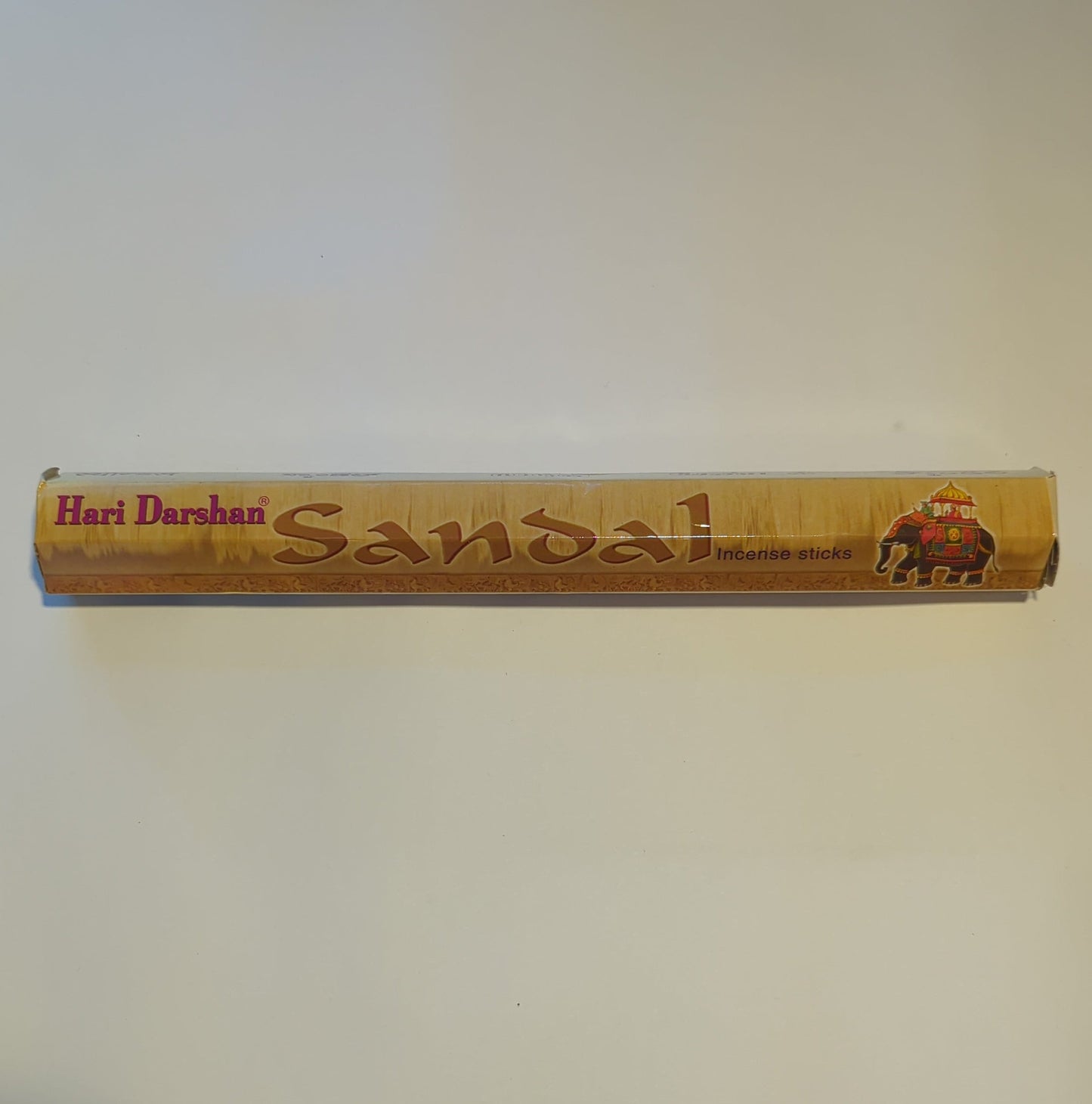 Hari Darshan Sandal Räucherstäbchen – 18 Stk. | Klassischer Sandelholz-Duft aus Indien